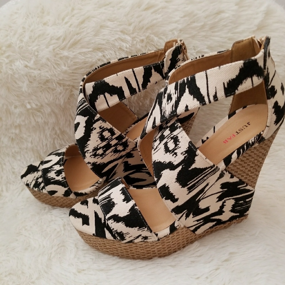 SOLD!! SUMMER WEDGES